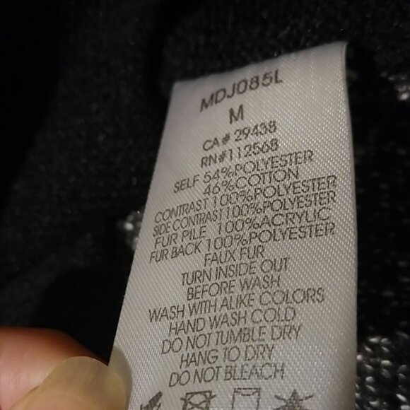 Miss Me Faux Fur Hoodie Sweater Jacket Size Medium - Picture 6 of 9